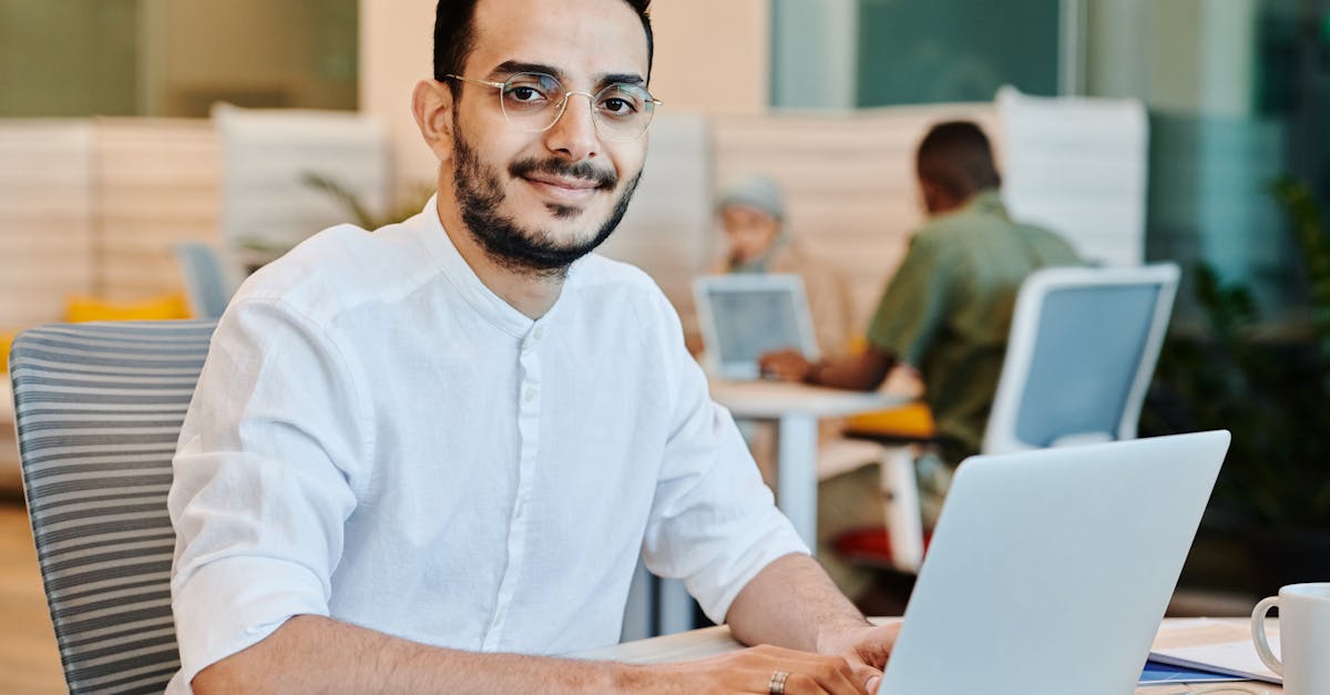 découvrez l'univers de l'entrepreneuriat social, où innovation et impact social se rencontrent. inspirez-vous d'initiatives qui visent à résoudre des problématiques sociétales tout en étant durables et rentables. rejoignez le mouvement des entrepreneurs qui changent le monde.