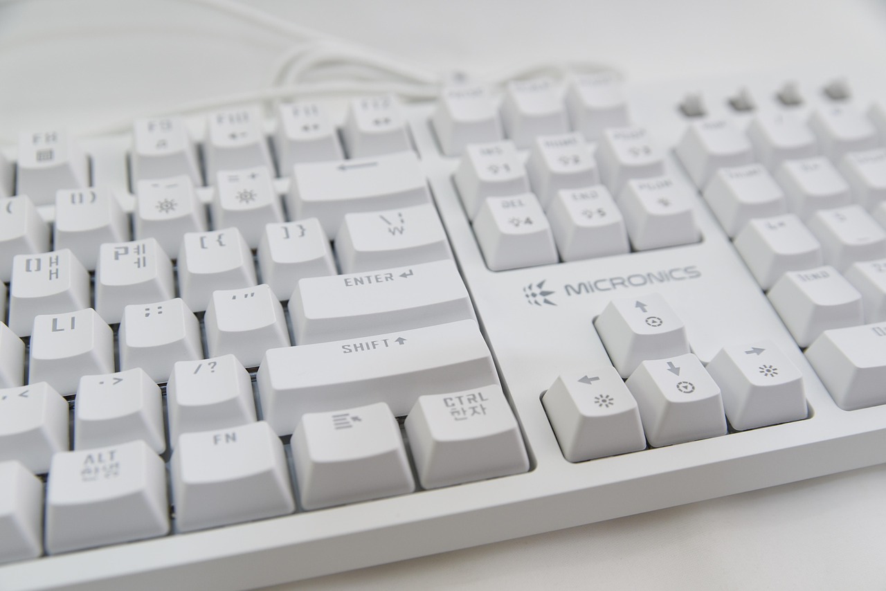 découvrez notre guide complet sur les raccourcis clavier essentiels pour gagner en productivité et maîtriser vos applications favorites sur windows et mac.