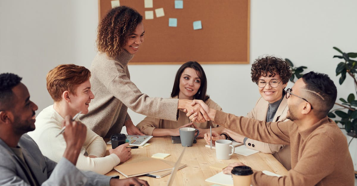 découvrez les avantages de la collaboration : renforcez vos liens professionnels, stimulez l'innovation et atteignez vos objectifs communs grâce à un travail d'équipe efficace. explorez nos conseils pour réussir chaque projet en s'unissant.