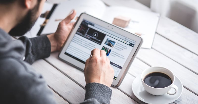 Blog d'actualités et d'informations : quand la lecture devient une décision