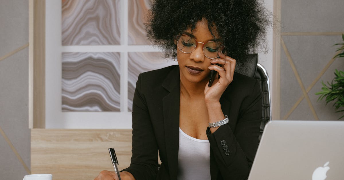 découvrez l'univers de l'entrepreneuriat féminin : inspirez-vous des parcours de femmes innovantes, soutenez des projets audacieux et rejoignez une communauté dynamique dédiée à l'émancipation et à la réussite des femmes dans le monde des affaires.