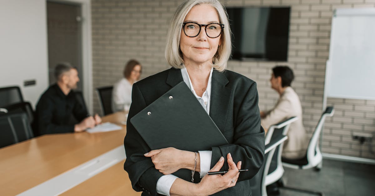 découvrez comment améliorer la collaboration au sein de votre équipe avec des stratégies efficaces, des outils innovants et des conseils pratiques pour favoriser l'engagement et la créativité collective.