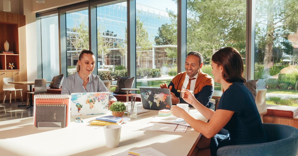 découvrez le concept de co-création : une approche innovante qui favorise la collaboration entre individus et organisations pour développer des idées, des produits et des solutions communes. apprenez comment cette méthode dynamique peut transformer vos projets en rendant le processus créatif plus inclusif et participatif.