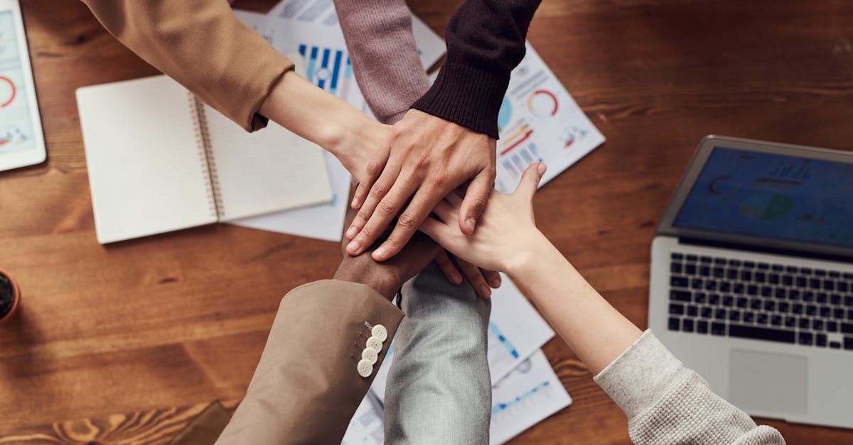 découvrez l'importance du travail d'équipe dans le succès d'un projet. apprenez à collaborer efficacement, à renforcer les liens entre collègues et à atteindre des objectifs communs grâce à une synergie productive.