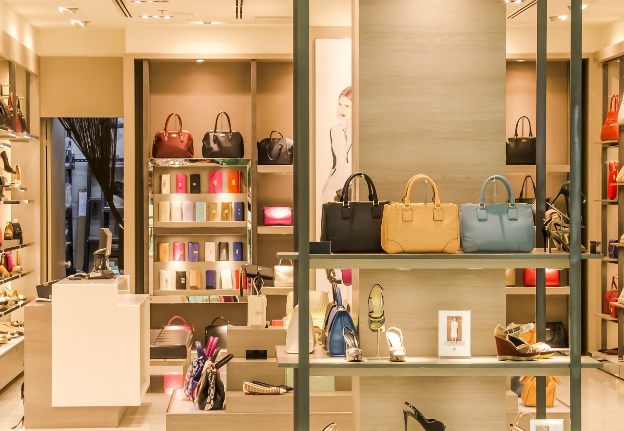 découvrez les dernières tendances du shopping en ligne : bons plans, nouveautés, conseils et astuces pour acheter malin et profiter des meilleures offres tout au long de l'année.