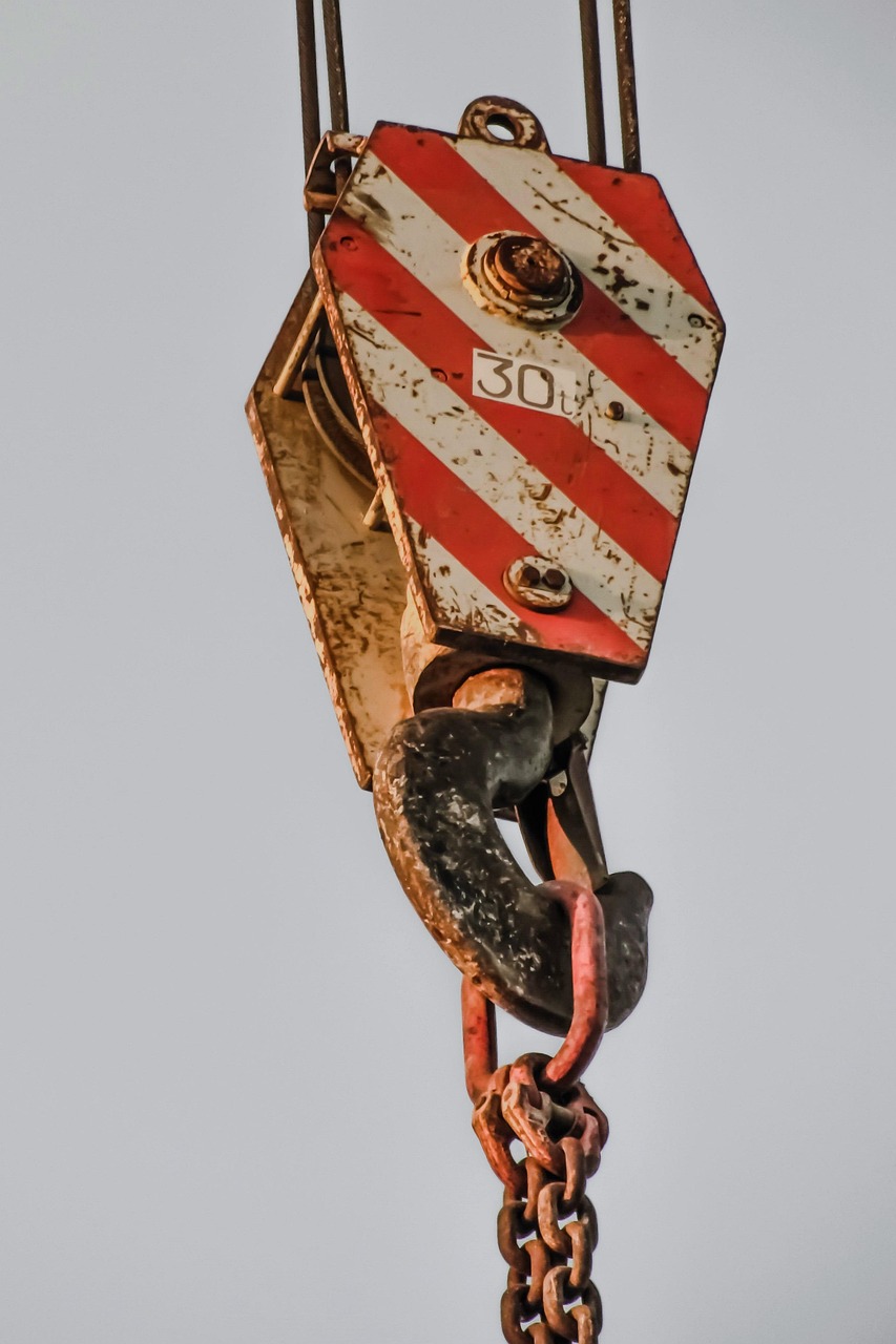 découvrez les meilleures pratiques pour le levage sécurisé de charges lourdes, assurant la sécurité et l'efficacité sur vos chantiers.