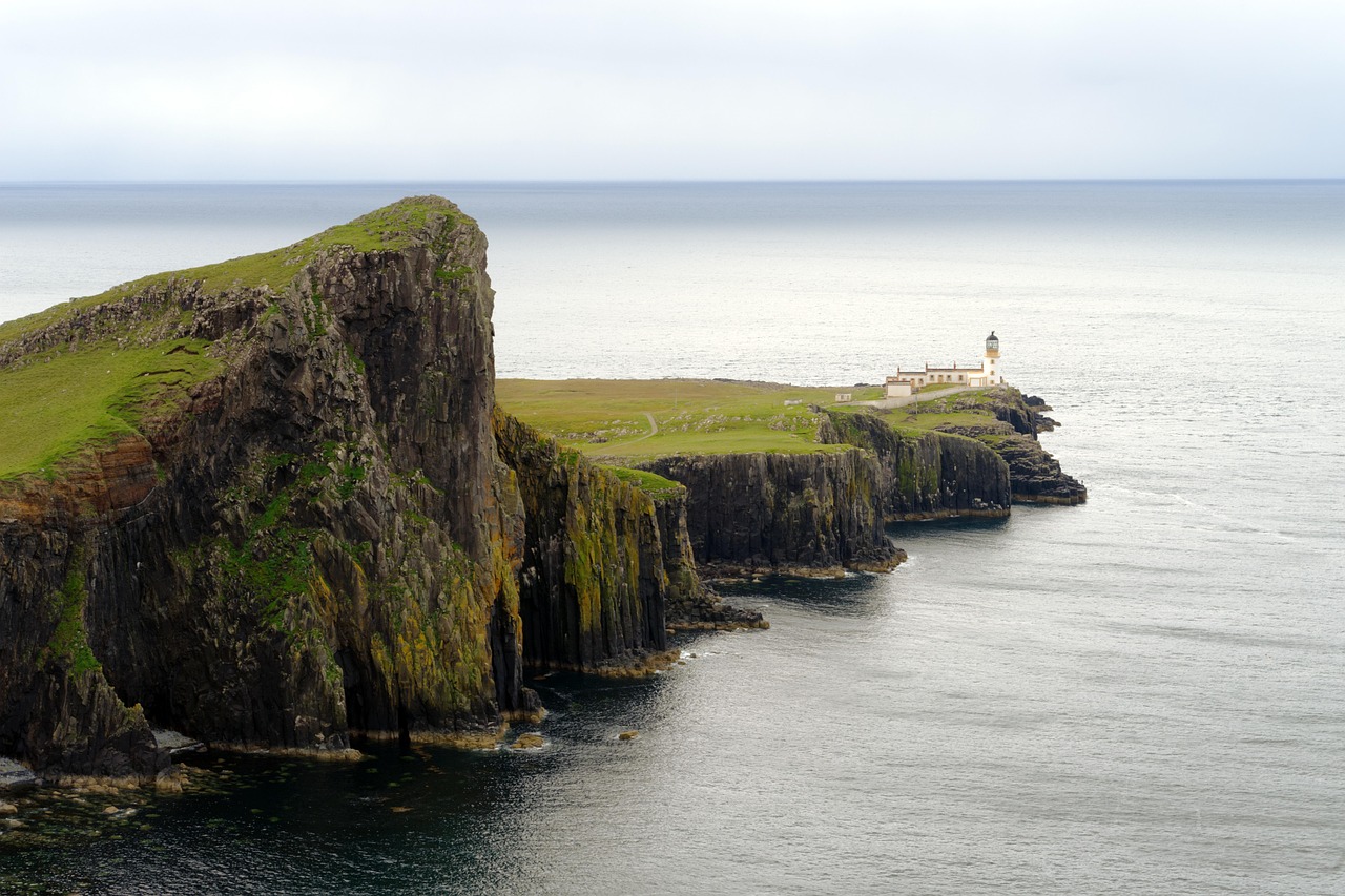 d&eacute;couvrez la vie et l'&oelig;uvre d'eliot ness, l'agent c&eacute;l&egrave;bre pour avoir combattu le crime organis&eacute; durant la prohibition aux &eacute;tats-unis.